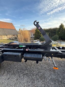 Traktorový nosič kontejnerů - 5