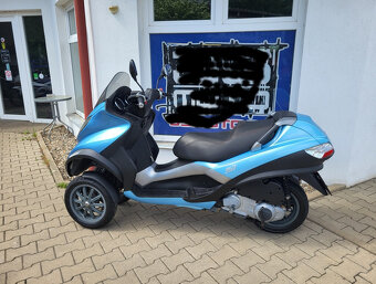 Tříkolka Piaggio MP3 RL 250 I.E. - 5