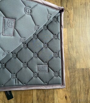 Equestrian Stockholm Orchid Bloom DL - 5