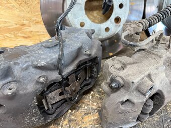 BRZDOVÉ TŘMENY BREMBO VW TOUAREG 7P 3.0 TDI - 5