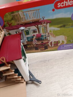 Stavebnice Schleich Karavan pro kamarádská setkání - 5