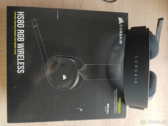 Corsair HS80 RGB Wireless bezdrátová sluchátka - 5