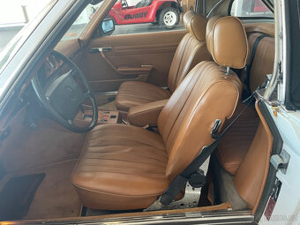 Mercedes-Benz 560 SL Veterán - 5