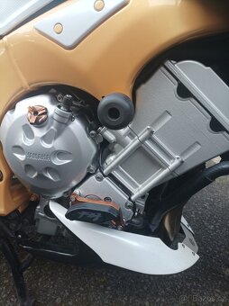 Yamaha FZ1 - 5