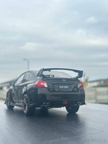 SUBARU zberatelsky model v mierke 1:18. - 5