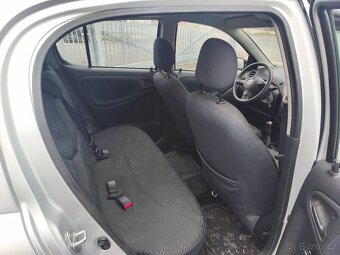 yaris 1.0 top stav - 5