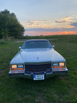 Cadillac Brougham - 5