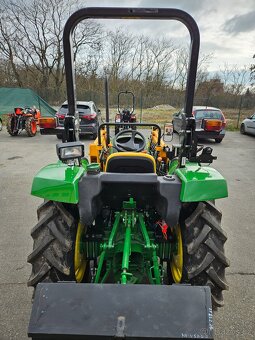 Malotraktor John Deere 3036E s čelním nakladačem - 5