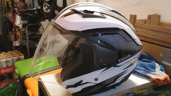 Přilba na motorku - 5