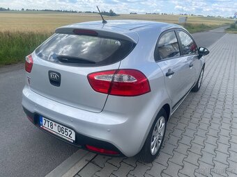 Kia Rio 1,3i benzin rok 2013 koup CZ - 5