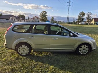 Prodám FORD FOCUS 2.0i COMBI 107KW - KLIMATIZACE - 5