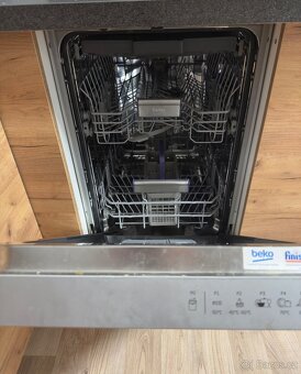 Myčka na nádobí 45cm BEKO DFS28130X - 5