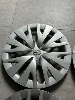 Poklice R15 Toyota Original - 5