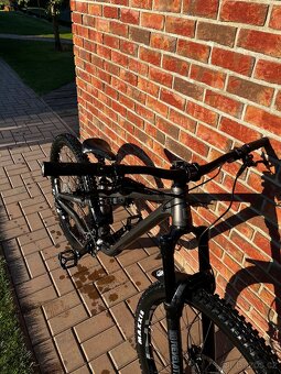 Commencal Meta TR V4 29/M. 100km skoro nové - 5