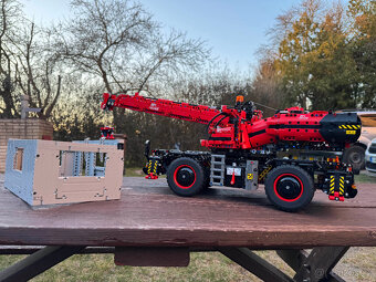LEGO Technic 42082 Terénní jeřáb - 5