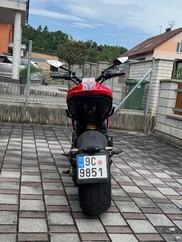 DUCATI DIAVEL V4 - 5