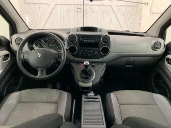 Peugeot Partner Tepee 1.6 Vti, r. 2012, k opravě - 5