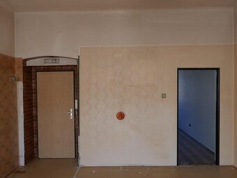 Dva byty - celé patro, K.Vary,  Škroupova ul.- lázeňská zóna - 5