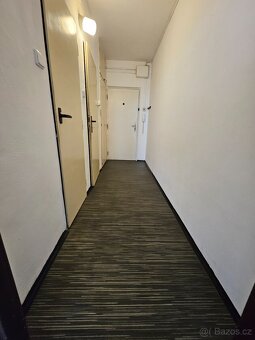 Pronájem bytu 1+kk s balkónem, Holý vrch - 5
