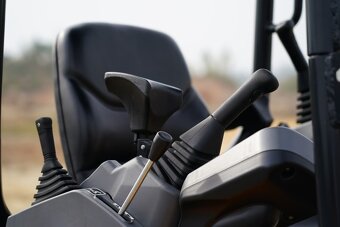 Minibager YUCHAI U17 Premium 1720 kg - 5