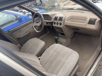 Díly z vozu Peugeot 205 automatik - 5