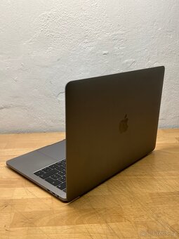 MacBook Pro 13” 2018/8GB RAM/Intel i5/256GB SSD/ Záruka - 5