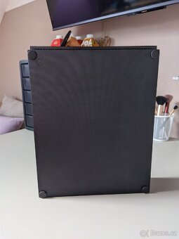XBOX One X s ovladačem a kabelem SUPER STAV - 5