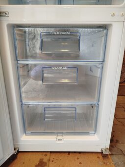 Lednice s mrazákem Electrolux - 5