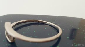 Delikátní prsten z bílého zlata vel. 54 - 5