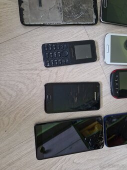Prodám telefony různých značek - 5