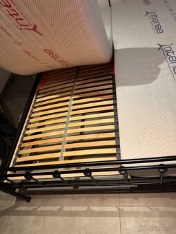 Postel kov včetně roštů, matrace 220d x 180š - 5