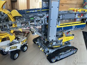 Lego Technic důlní rypadlo 3929kostek - 5
