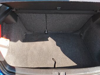 Prodám Volkswagen Golf 5 v pěkném stavu - 5