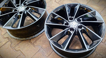 Alu Škoda orig. 17" 5x112 zánovní - 5