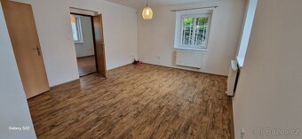 Pronájem bytu 2+kk (49m2) se zahradou a parkováním. - 5