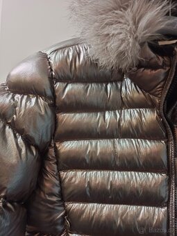 Dámská zimní bunda - kabatek Moncler velikost 3 (M-L) - 5