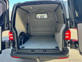 VW Transporter Kombi LR DSG 140 -2015 počet míst 5 - 5