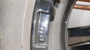 alu kola 7J x 17 ET 42 215/65 R17 - 5