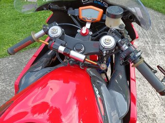 Okruhova Honda CBR 600 f4 - 5