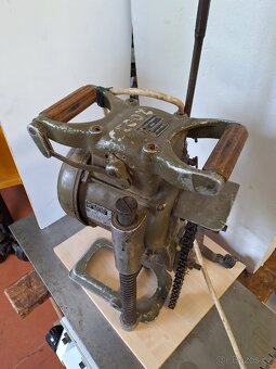Tesařká dlabačka TOS - 5