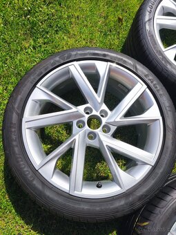 Zánovní letní sada Škoda Kamiq r18 5x100 Goodyear 215/45/18 - 5