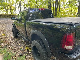Dodge RAM 1500 Sport 4x4 - 5