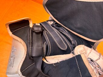 BRANKÁŘSKÁ LAPAČKA CCM E 4.9 SR - 5