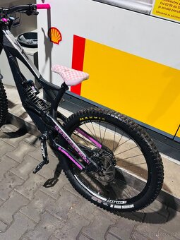 Prodám downhill kolo YT Tues 2018, velikost kol 27.5" - 5