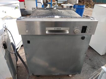 Prodám vestavnou dig.nerezovou mycku zn.BOSCH-60CM-DOVEZU--- - 5