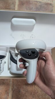 Oculus Meta Quest 2 - 5