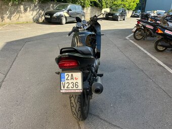 Sleva. Suzuki GS500 FU - 5