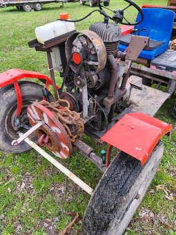 Malotraktor s vlečkou - 5