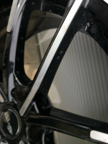 Sada alu kol na Mini R60 a R61 5x120 8x19.Pneu 225/40 R19 - 5