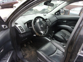 Mitsubishi Outlander - 5